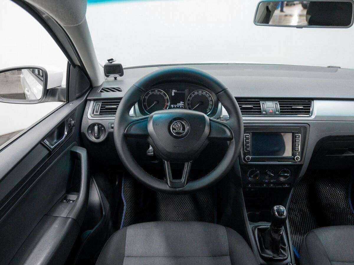 Skoda Rapid, 2017 Фото №15