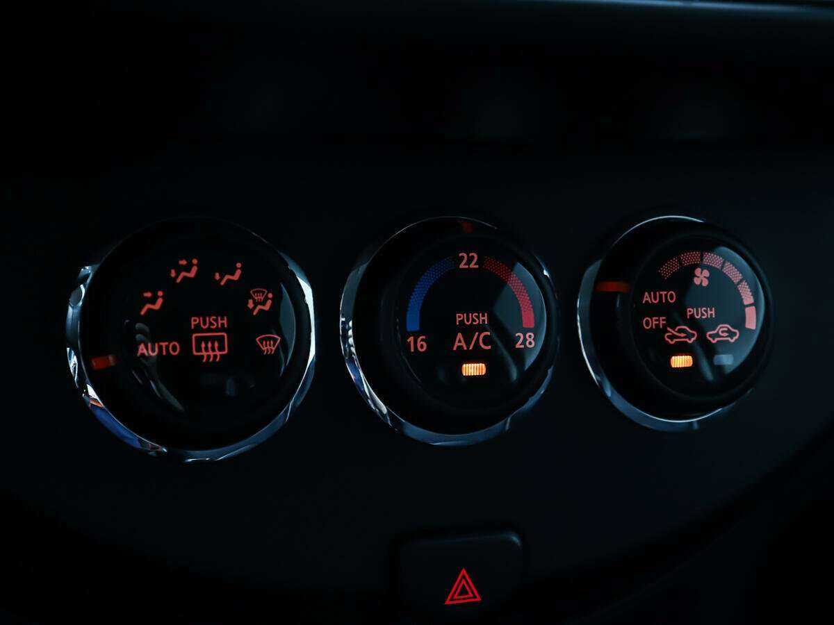 Nissan Note, 2012 Фото №16