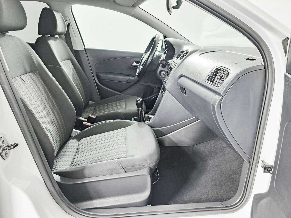 Volkswagen Polo, 2015 Фото №10