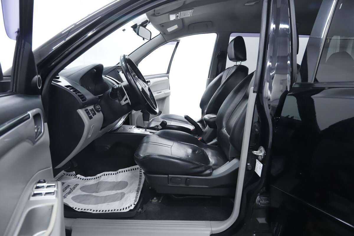 Mitsubishi Pajero Sport, 2015 Фото №6