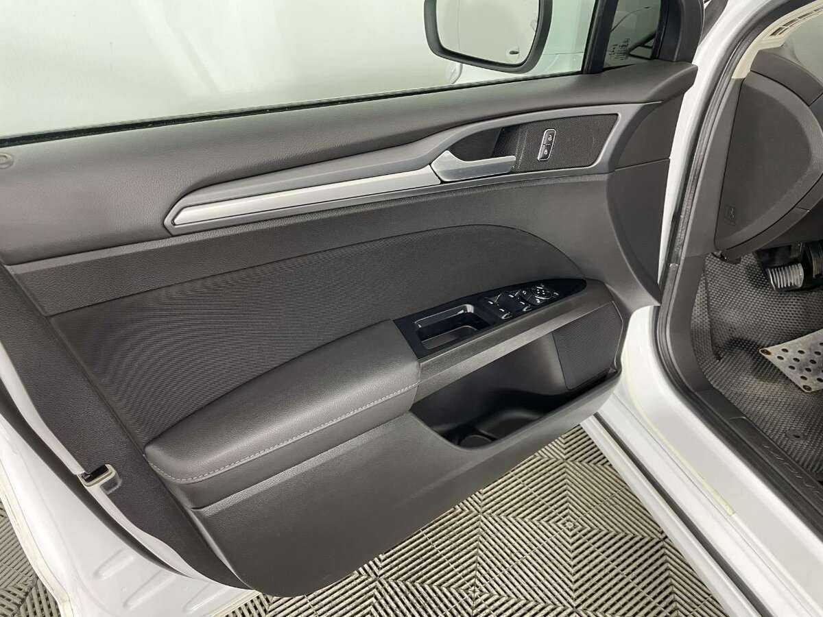 Ford Mondeo, 2015 Фото №8