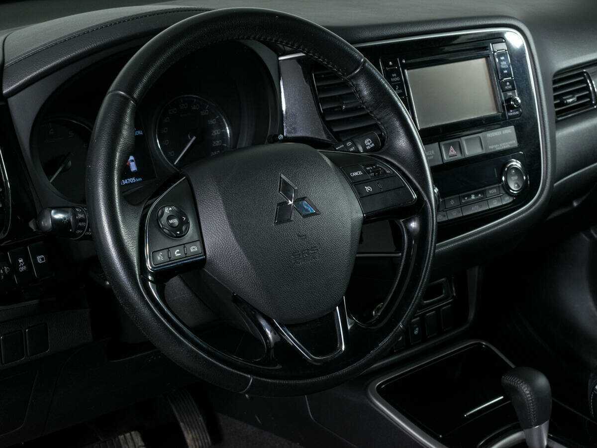 Mitsubishi Outlander, 2017 Фото №12