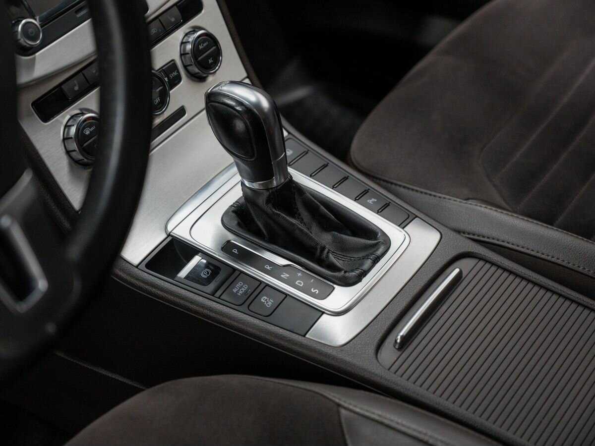 Volkswagen Passat, 2012 Фото №18