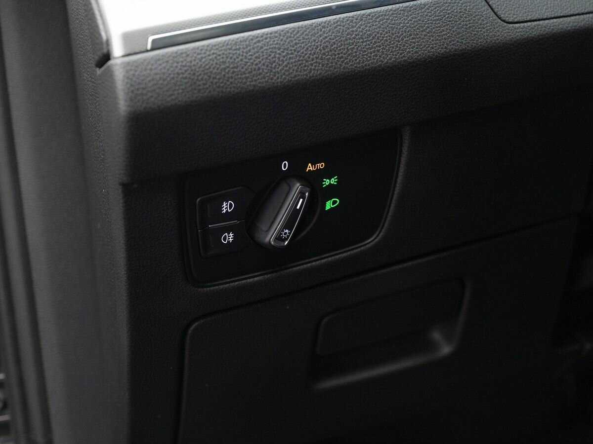 Volkswagen Passat, 2018 Фото №15