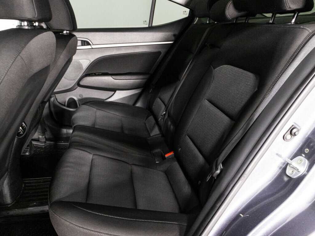 Hyundai Elantra, 2018 Фото №10