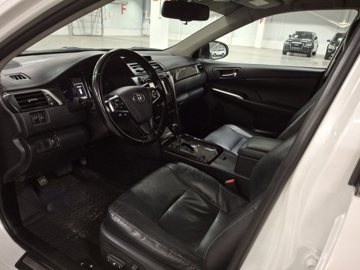 Toyota Camry VII (XV50) Рестайлинг, 2015 Фото №16